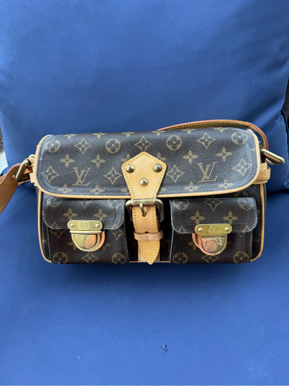 Louis Vuitton Monogram Canvas Messenger Bag with Vachetta Trim